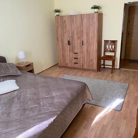 Apartmany 2Kk U Fakultni Nemocnice Volne Parkovani Hradec Králové Екстериор снимка